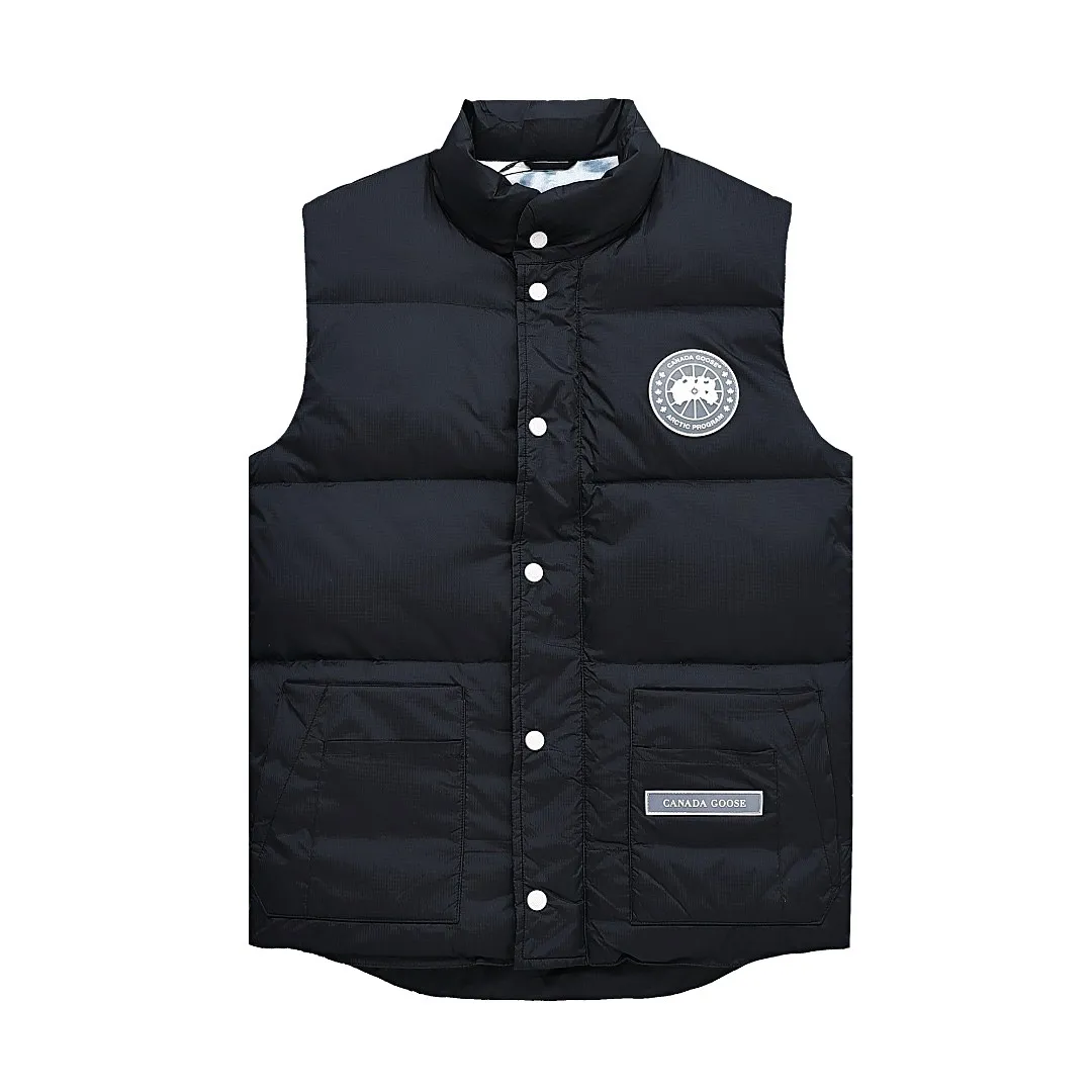 P480 Black] Canadagoose/Canada Goose White Label Glacier Down Vest Canada Goose's new "Northern Lights Series" down vest Canada Goose's new "Northern Lights" Northern Lights White Label Down Vest is on sale! The light and layered colors give people the feeling of being trapped in the mist around icebergs and glaciers. It can be said to be very dreamy! Original YKK zipper, Size:XS-XXL